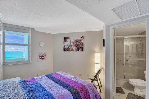 Снять в аренду кондоминиум в Халландейл-Бич, Флорида 2 спальни, 101.64м2, № 1731613 - фото 16