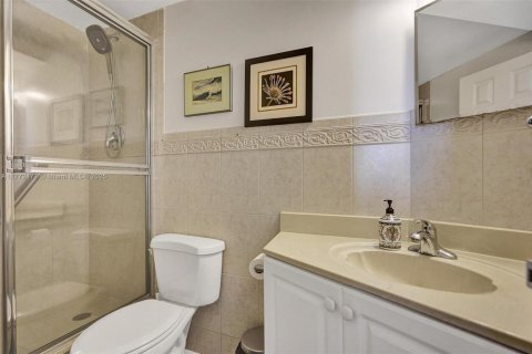 Снять в аренду кондоминиум в Халландейл-Бич, Флорида 2 спальни, 101.64м2, № 1731613 - фото 12