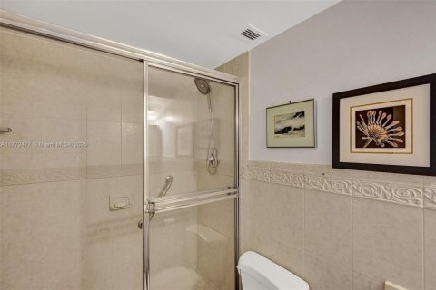 Снять в аренду кондоминиум в Халландейл-Бич, Флорида 2 спальни, 101.64м2, № 1731613 - фото 13