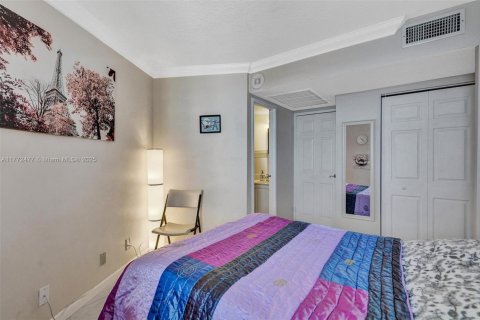 Снять в аренду кондоминиум в Халландейл-Бич, Флорида 2 спальни, 101.64м2, № 1731613 - фото 17