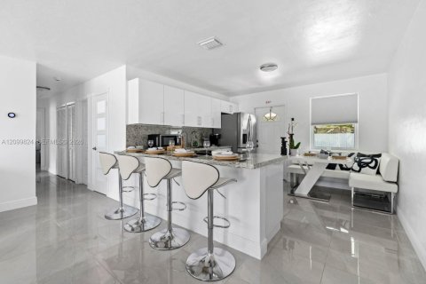 Villa ou maison à vendre à Fort Lauderdale, Floride: 3 chambres, 109.25 m2 № 2397873 - photo 14
