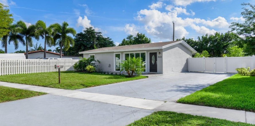 Villa ou maison à Fort Lauderdale, Floride 3 chambres, 109.25 m2 № 2397873
