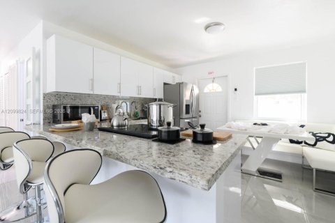 Villa ou maison à vendre à Fort Lauderdale, Floride: 3 chambres, 109.25 m2 № 2397873 - photo 13