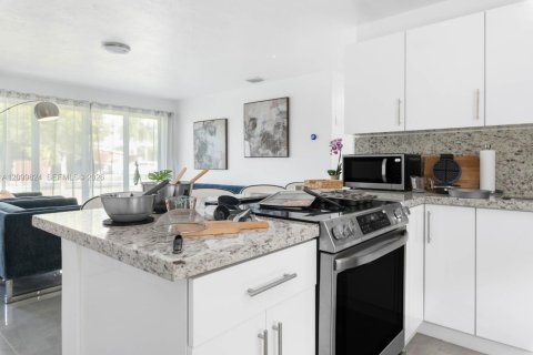 Villa ou maison à vendre à Fort Lauderdale, Floride: 3 chambres, 109.25 m2 № 2397873 - photo 12
