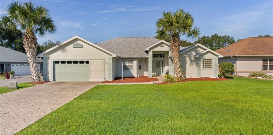 Villa ou maison à Summerfield, Floride 3 chambres, 185.8 m2 № 2295300
