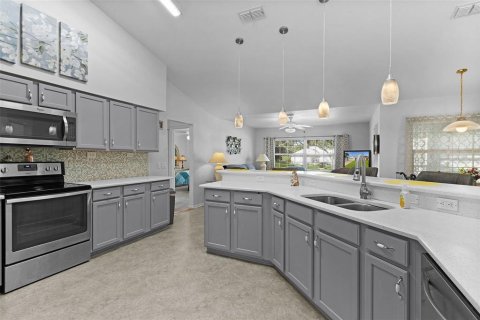 Villa ou maison à vendre à Summerfield, Floride: 3 chambres, 185.8 m2 № 2295300 - photo 6