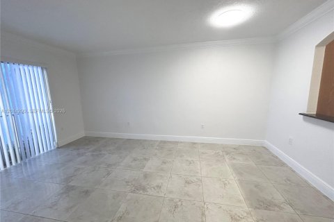 Condo in Miami, Florida, 1 bedroom № 2076389 - photo 15