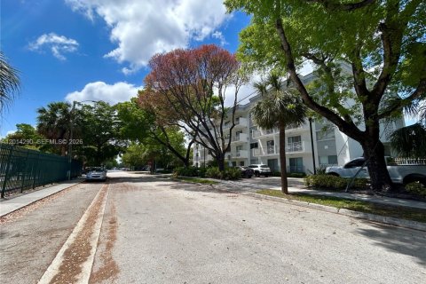 Condo in Miami, Florida, 1 bedroom № 2076389 - photo 30
