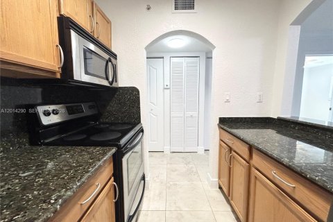 Condo in Miami, Florida, 1 bedroom № 2076389 - photo 21