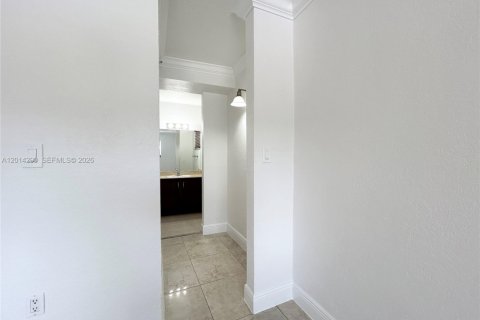 Condo in Miami, Florida, 1 bedroom № 2076389 - photo 7