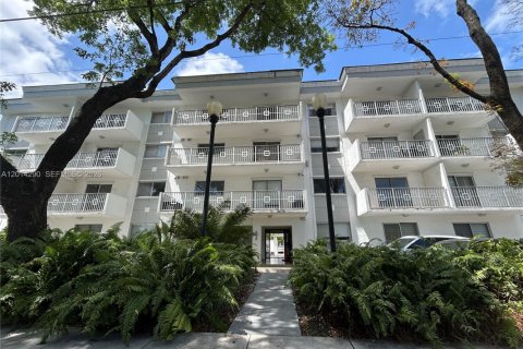 Condo in Miami, Florida, 1 bedroom № 2076389 - photo 25
