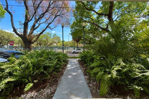 Condo in Miami, Florida, 1 bedroom № 2076389 - photo 26
