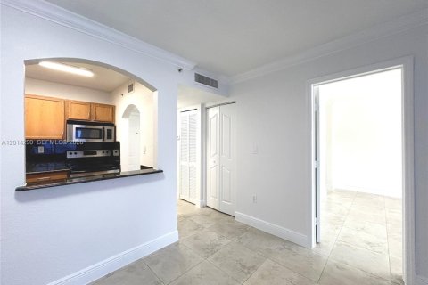 Condo in Miami, Florida, 1 bedroom № 2076389 - photo 18