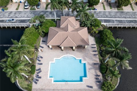 Townhouse in Riviera Beach, Florida 2 bedrooms, 94.95 sq.m. № 1975756 - photo 21