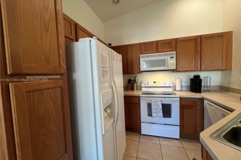 Townhouse in Riviera Beach, Florida 2 bedrooms, 94.95 sq.m. № 1975756 - photo 18