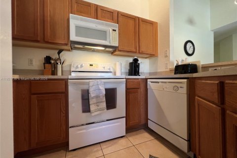 Townhouse in Riviera Beach, Florida 2 bedrooms, 94.95 sq.m. № 1975756 - photo 19