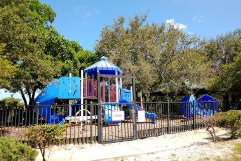 Townhouse in Riviera Beach, Florida 2 bedrooms, 94.95 sq.m. № 1975756 - photo 26