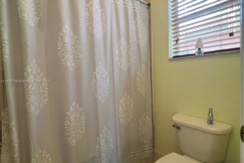 Townhouse in Riviera Beach, Florida 2 bedrooms, 94.95 sq.m. № 1975756 - photo 12