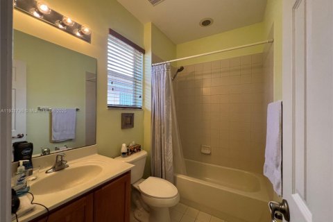 Townhouse in Riviera Beach, Florida 2 bedrooms, 94.95 sq.m. № 1975756 - photo 10