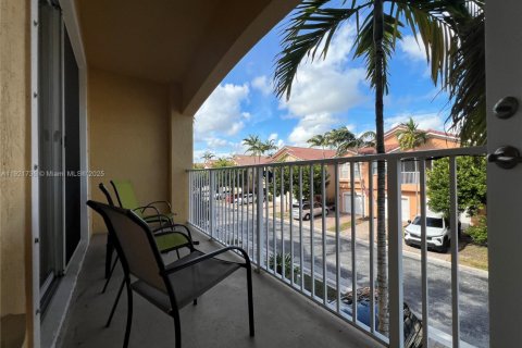 Townhouse in Riviera Beach, Florida 2 bedrooms, 94.95 sq.m. № 1975756 - photo 13