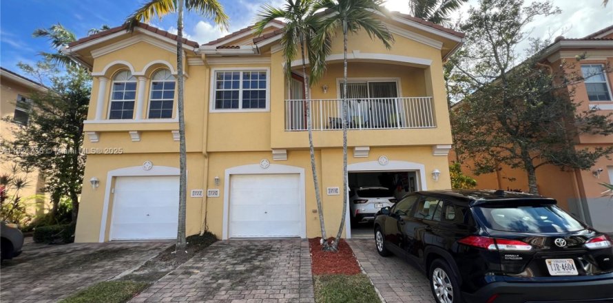 Townhouse in Riviera Beach, Florida 2 bedrooms, 94.95 sq.m. № 1975756