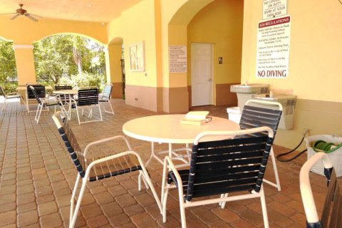 Townhouse in Riviera Beach, Florida 2 bedrooms, 94.95 sq.m. № 1975756 - photo 27