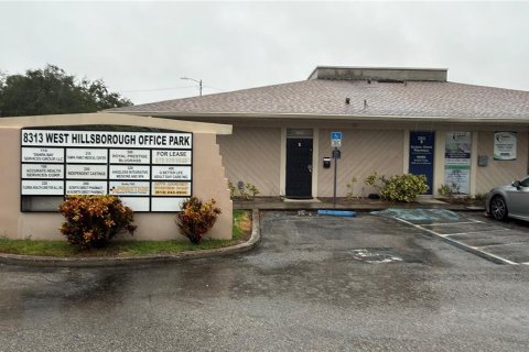 Immobilier commercial à louer à Tampa, Floride: 483.09 m2 № 2429396 - photo 2