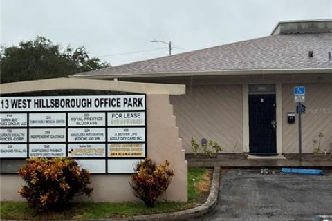 Immobilier commercial à louer à Tampa, Floride: 483.09 m2 № 2429396 - photo 4