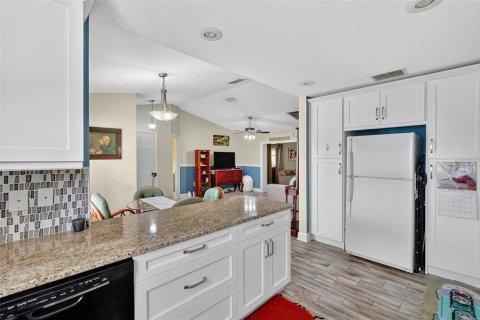 House in San Antonio, Florida 2 bedrooms, 129.88 sq.m. № 1907270 - photo 4