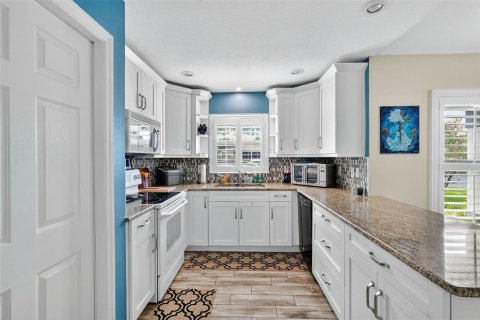 House in San Antonio, Florida 2 bedrooms, 129.88 sq.m. № 1907270 - photo 3