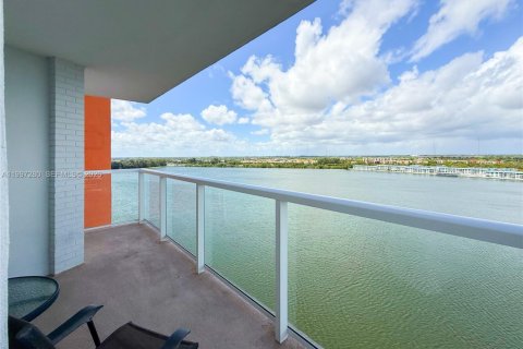 Condo in Miami, Florida, 2 bedrooms  № 2063108 - photo 22