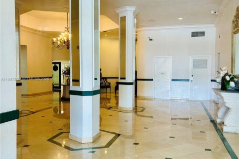 Condo in Miami, Florida, 2 bedrooms  № 2063108 - photo 3