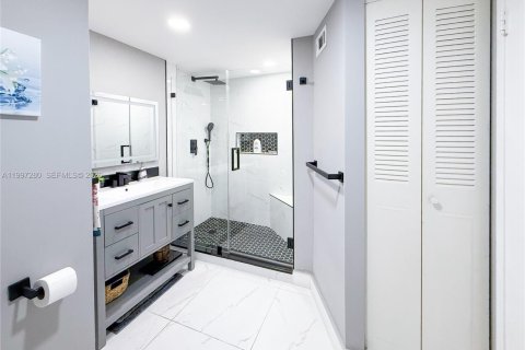 Condo in Miami, Florida, 2 bedrooms  № 2063108 - photo 11