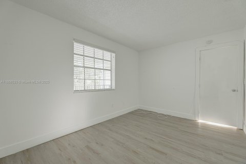 Condo in Homestead, Florida, 3 bedrooms № 1897667 - photo 11