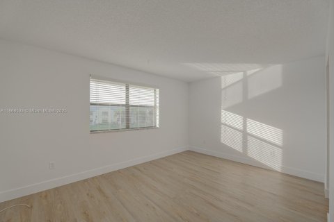 Condo in Homestead, Florida, 3 bedrooms № 1897667 - photo 15