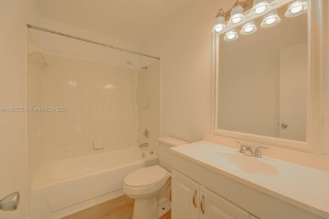 Condo in Homestead, Florida, 3 bedrooms № 1897667 - photo 16