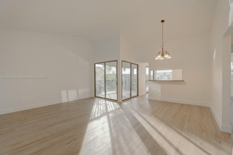 Condo in Homestead, Florida, 3 bedrooms № 1897667 - photo 2