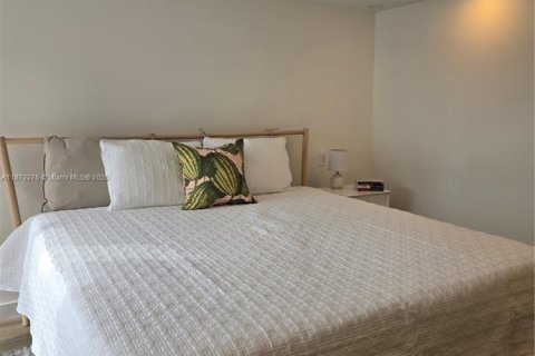 Condominio en venta en Miami Beach, Florida, 2 dormitorios, 121.7 m2 № 1980911 - foto 16