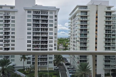 Condominio en venta en Miami Beach, Florida, 2 dormitorios, 121.7 m2 № 1980911 - foto 14