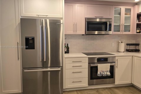 Condominio en venta en Miami Beach, Florida, 2 dormitorios, 121.7 m2 № 1980911 - foto 8