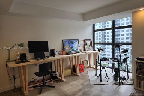 Condominio en venta en Miami Beach, Florida, 2 dormitorios, 121.7 m2 № 1980911 - foto 26