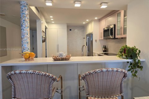 Condominio en venta en Miami Beach, Florida, 2 dormitorios, 121.7 m2 № 1980911 - foto 3