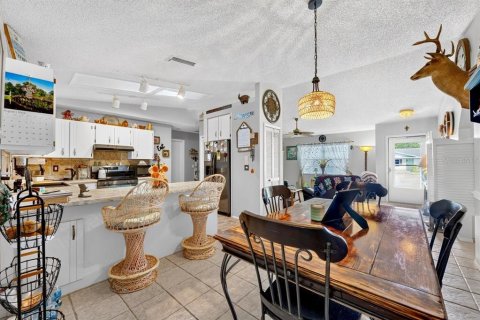 Villa ou maison à vendre à South Daytona, Floride: 3 chambres, 143.63 m2 № 2305074 - photo 2