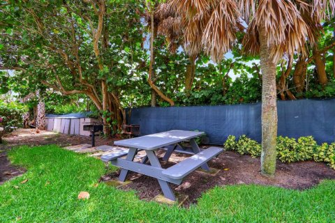 Condo in Juno Beach, Florida, 2 bedrooms  № 680485