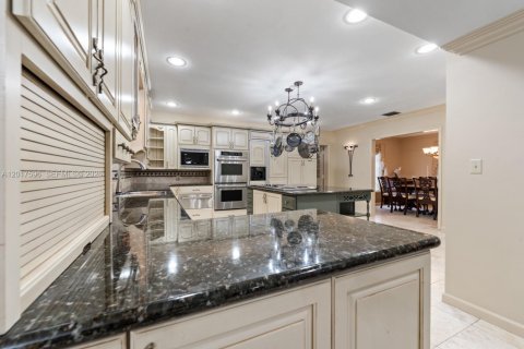 Villa ou maison à vendre à Homestead, Floride: 4 chambres, 265.89 m2 № 2087001 - photo 16