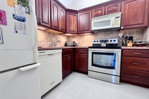 Condo in Aventura, Florida, 1 bedroom  № 1834260 - photo 4