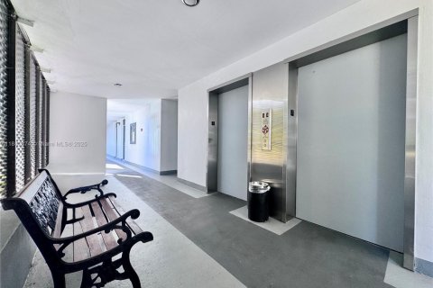 Condo in Aventura, Florida, 1 bedroom  № 1834260 - photo 10