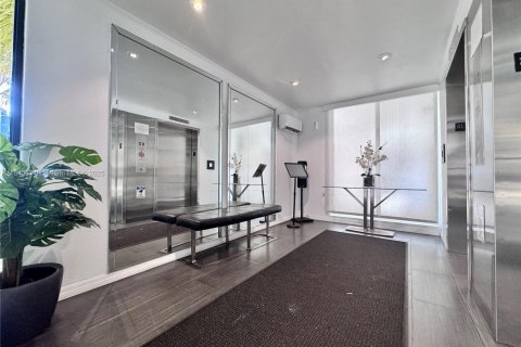 Condo in Aventura, Florida, 1 bedroom  № 1834260 - photo 9
