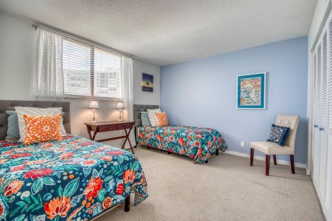 Condo in Jupiter, Florida, 2 bedrooms № 2399749 - photo 13