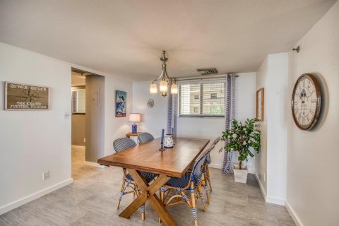 Condo in Jupiter, Florida, 2 bedrooms № 2399749 - photo 17